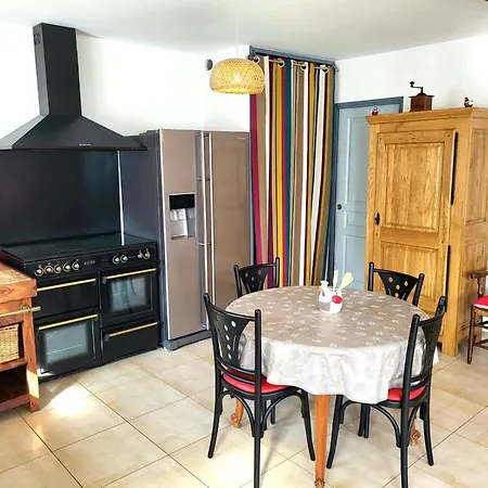 Vakantiehuis Chez Ptit Claude, Bord De *