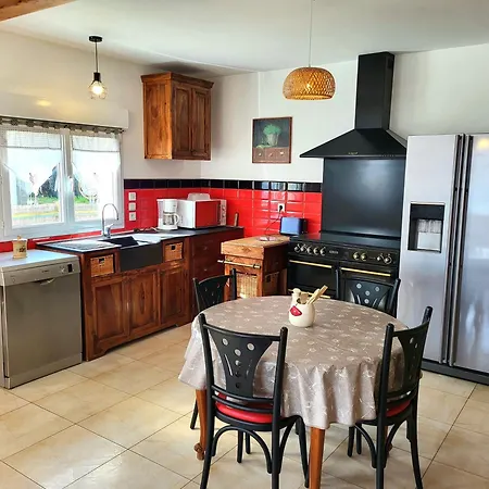 Chez Ptit Claude, Bord De Creances
