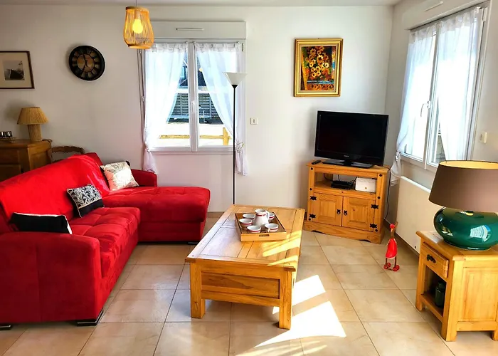 Chez Ptit Claude, Bord De Casa de Férias Créances