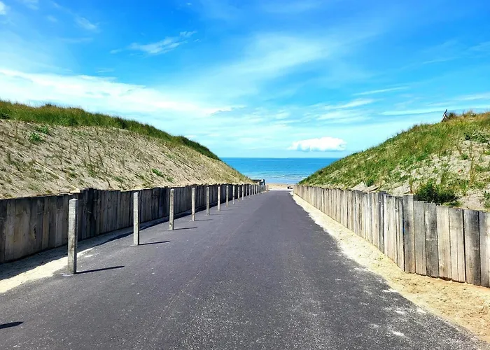 Chez Ptit Claude, Bord De Casa de Férias Créances